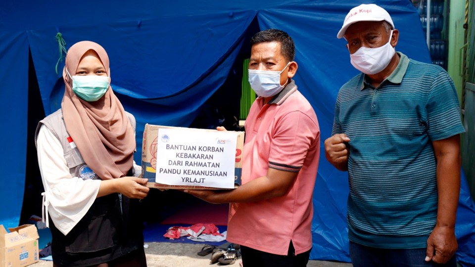 Read more about the article RPK Peduli Bantu Korban Kebakaran Pondok Kopi